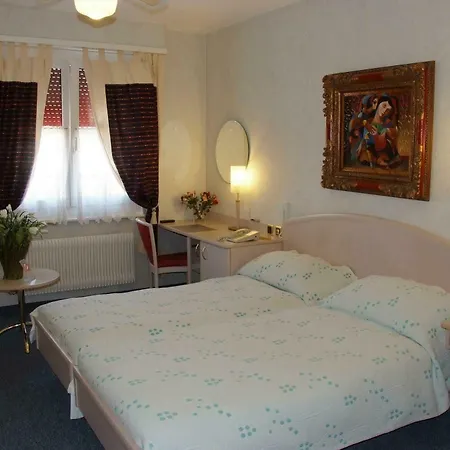Regina Hotel 3*